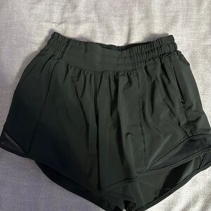 black lululemon hotty hot shorts